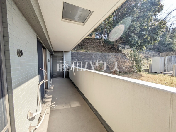 南側バルコニー　【プリムローズ百草園】