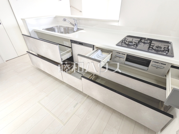 1号棟　キッチン　【日野市多摩平７丁目】