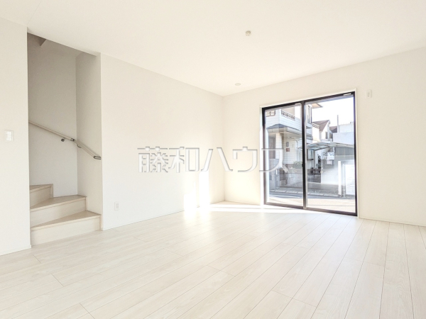 1号棟　リビング　【日野市多摩平７丁目】