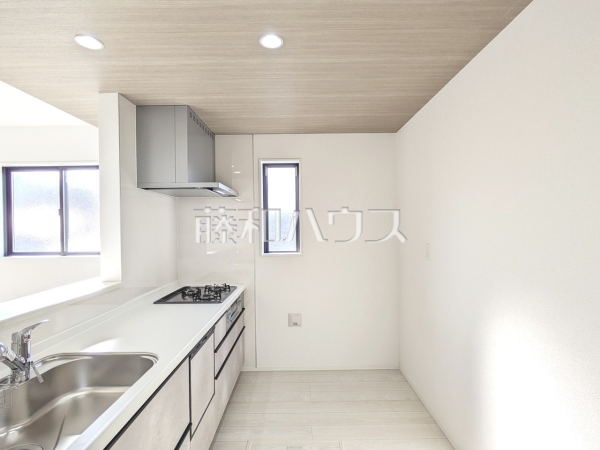 1号棟　キッチン　【日野市多摩平７丁目】