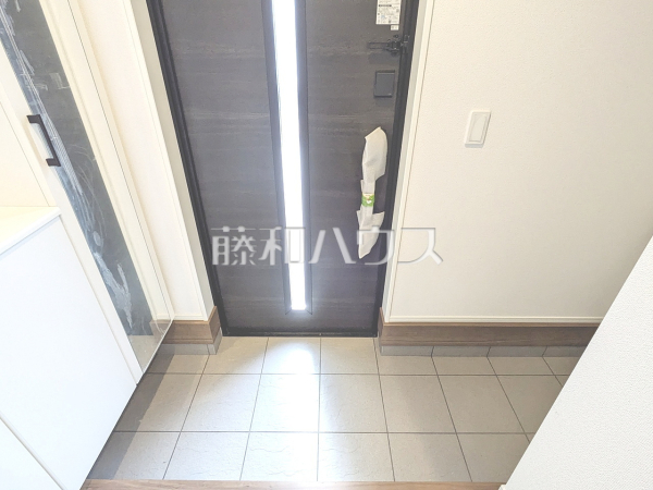 2号棟　内玄関　【日野市多摩平７丁目】