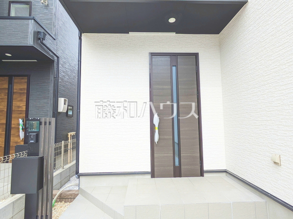 2号棟　玄関　【日野市多摩平７丁目】