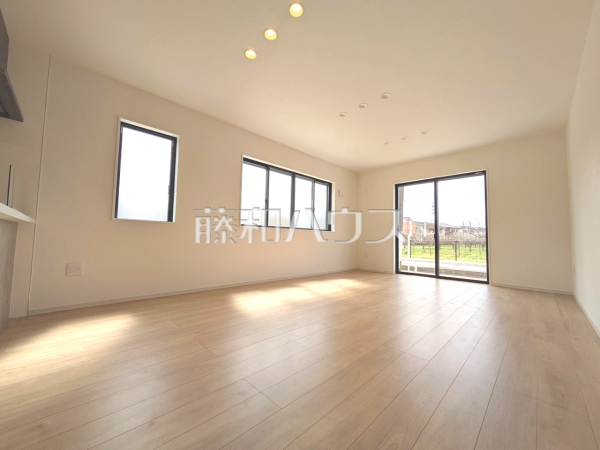 4号棟　リビング　【府中市朝日町１丁目】