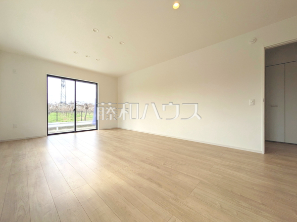 4号棟　リビング　【府中市朝日町１丁目】