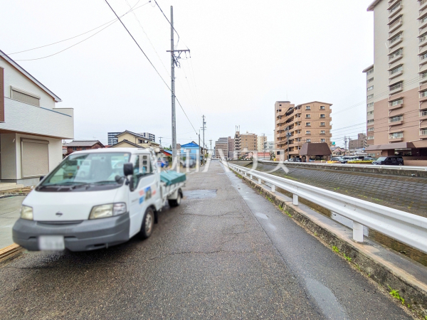 接道状況および現場風景　【春日井市乙輪町１丁目】