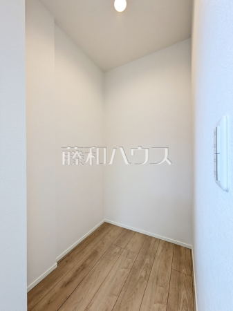 ウォークインクローゼット　【練馬区栄町】