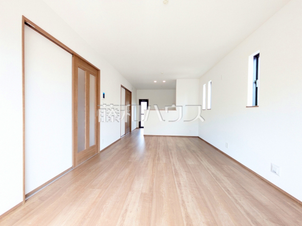 C号棟　リビング　【国立市富士見台１丁目】