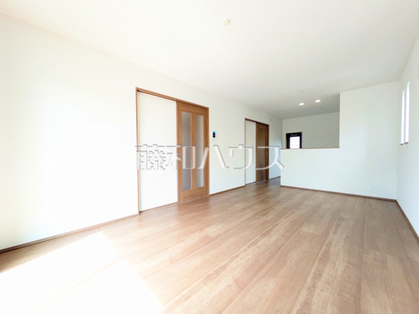 C号棟　リビング　【国立市富士見台１丁目】