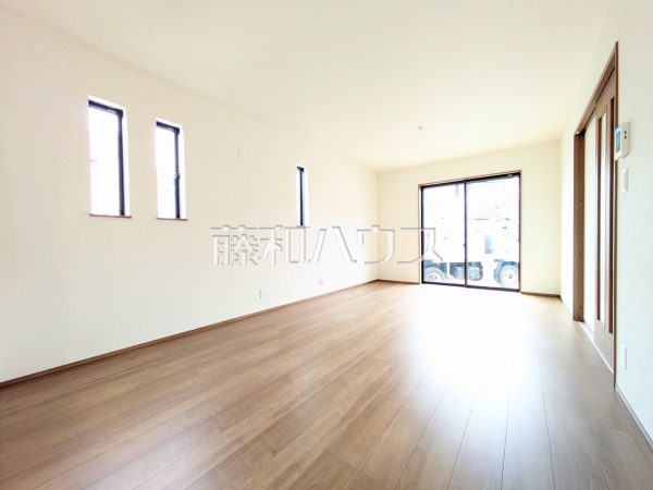 C号棟　リビング　【国立市富士見台１丁目】