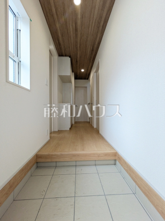 玄関ホール　【練馬区南大泉３丁目】