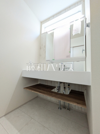 洗面室　【練馬区南大泉３丁目】