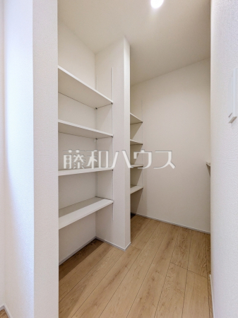 パントリー　【練馬区南大泉３丁目】