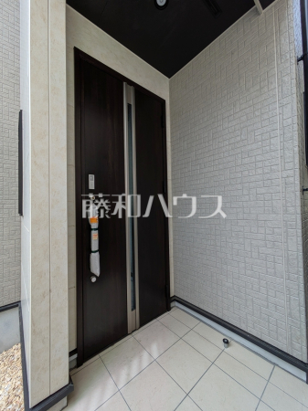 玄関　【練馬区南大泉３丁目】