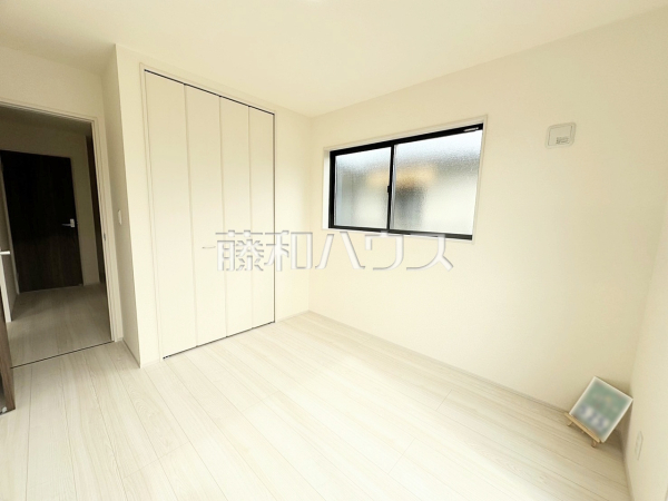 2号棟　居室　【所沢市大字下安松】見学はしたいけど、なかなか時間が取れない…そんな方に出勤前や仕事終わりにマイホームを見学できるサポートをいたします。　