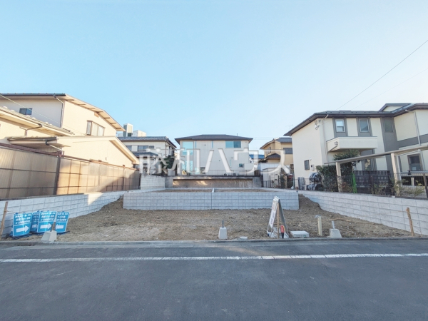 ■外観■　【八王子市鹿島】
前面道路6mなので、運転が少し苦手な方でも運転・駐車がしやすそうですね。