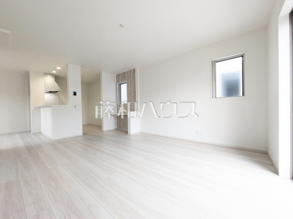 2号棟　リビング　【八王子市鹿島】