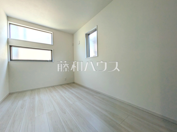 2号棟　居室　【八王子市鹿島】
各居室は2面採光により、明るく開放的な空間となっています。　
