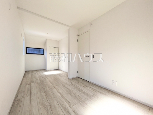 居室(2ドア1ルーム)　【小平市中島町】