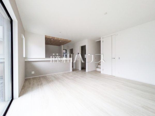 リビング　【小平市中島町】