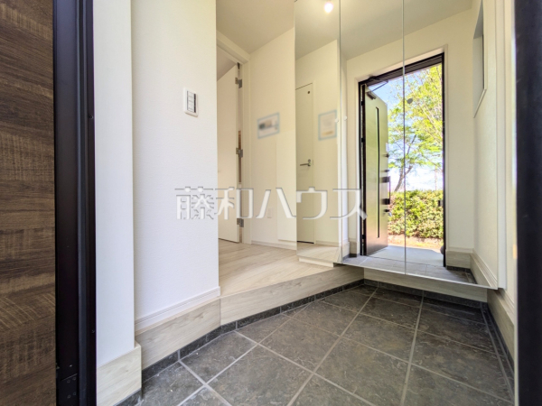 玄関　【小平市中島町】