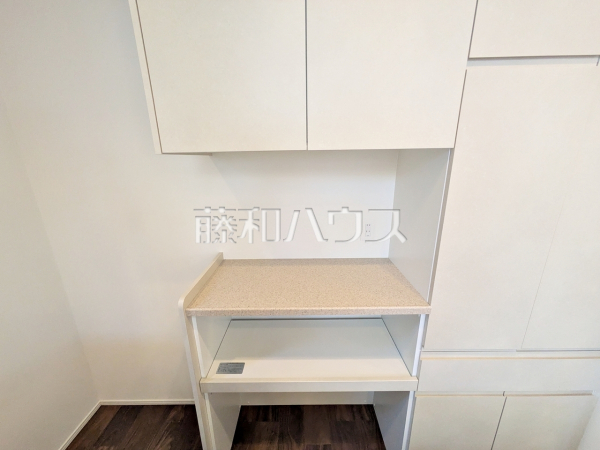 B号棟　キッチン　【調布市入間町１丁目】