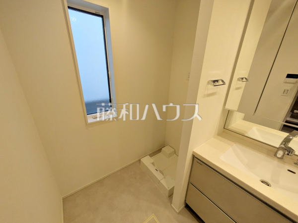 B号棟　洗面室　【調布市入間町１丁目】