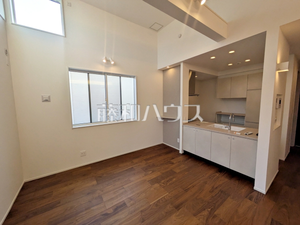 B号棟　リビング　【調布市入間町１丁目】