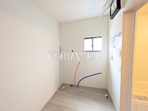1号棟　洗面室(施工中)　【福岡市南区寺塚２丁目】