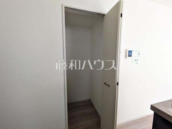 2号棟　パントリー　【福岡市南区寺塚２丁目】