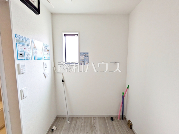 2号棟　洗面室(施工中)　【福岡市南区寺塚２丁目】