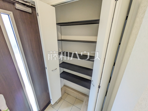 2号棟　玄関収納　【立川市栄町１丁目】