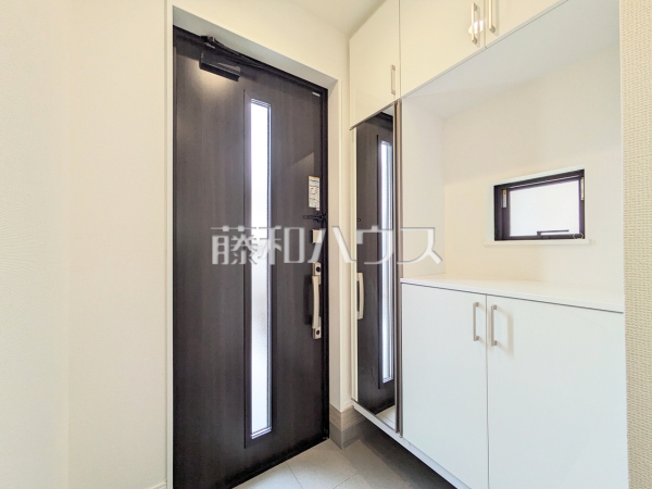 玄関　【小金井市貫井南町5丁目】