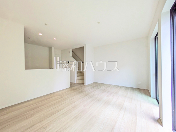 リビング　【小金井市貫井南町５丁目】