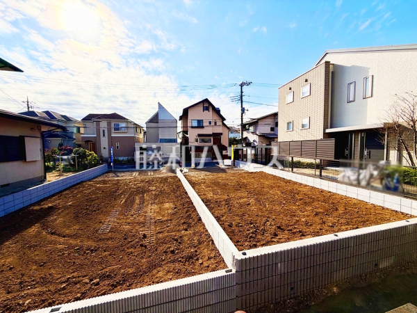 ≪現場風景≫ 周辺は落ち着いた雰囲気の住宅地です。小さなお子様がいるご家庭も安心です。 　【調布市深大寺東町４丁目】