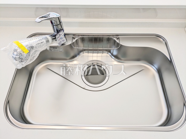 C号棟　キッチンシンク　【沖縄市知花１丁目】