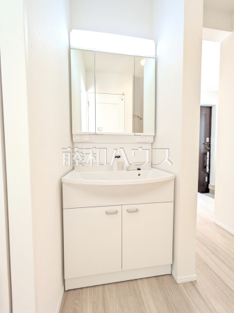 C号棟　洗面室　【沖縄市知花１丁目】