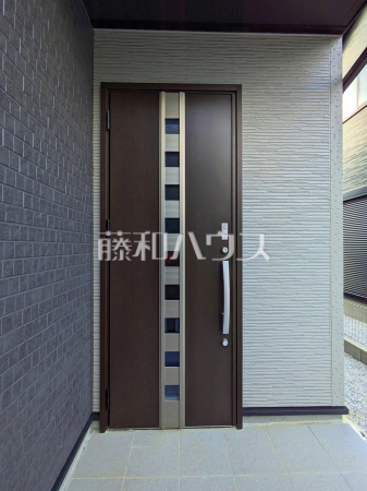 5号棟　玄関　【八王子市上壱分方町】