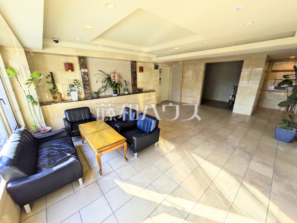 ロビー　【グーディッシュ千歳船橋】