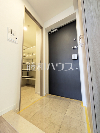 玄関　【グーディッシュ千歳船橋】