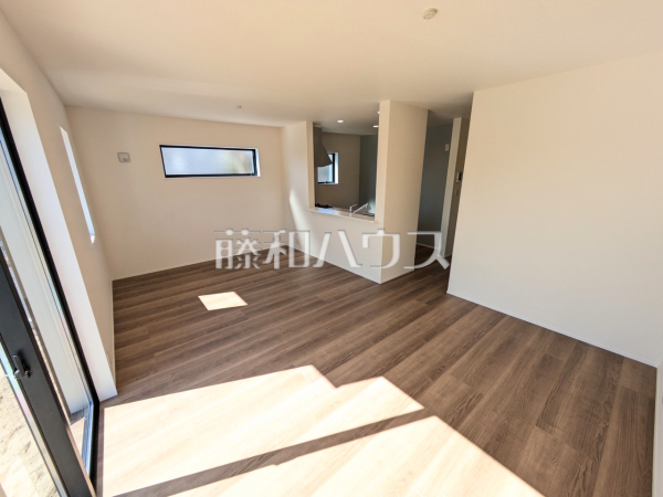 1号棟　リビング　【春日井市高森台７丁目】