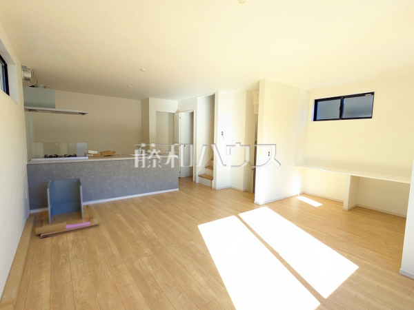 リビング　【名古屋市北区金田町６丁目】