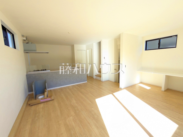 リビング　【名古屋市北区金田町６丁目】