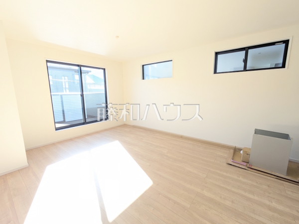 リビング　【名古屋市北区金田町６丁目】