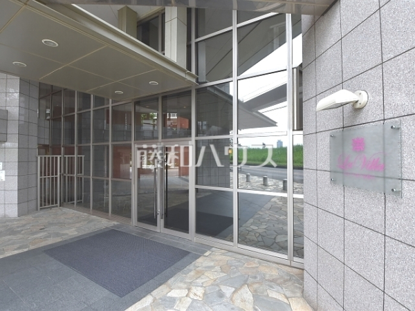 ≪エントランス≫物件の事、諸費用の事など、小さな疑問もお気軽にご連絡・ご相談下さい。 　【ラヴィラ府中多摩川】