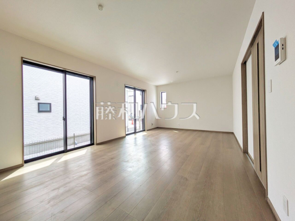 H号棟　リビング　【東大和市狭山４丁目】