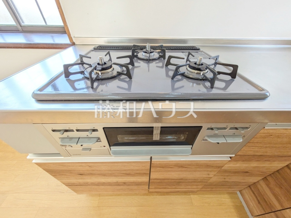キッチンコンロ　【八王子市散田町３丁目】