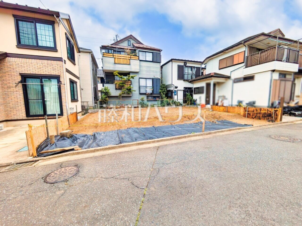 現地写真　【新座市石神５丁目】 見学はしたいけど、なかなか時間が取れない・・・そんな方に出勤前や仕事終わりにマイホームを見学できるサポートをいたします。 