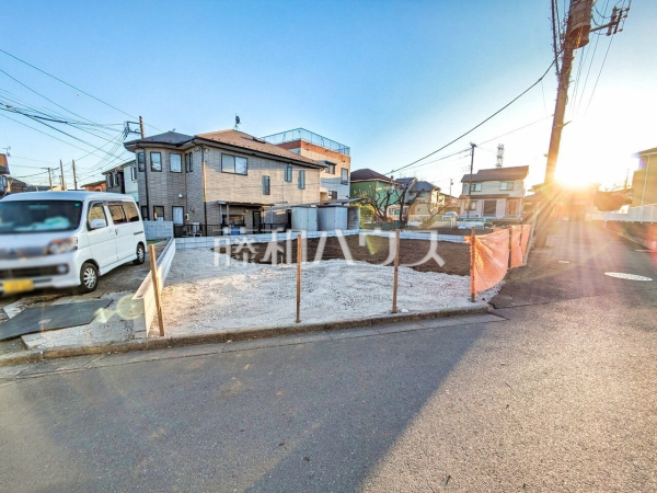 現地写真　【東久留米市下里２丁目】 建物のプレゼンをさせていただきますので、実際の完成イメージを思い描いていただくことができます。お気軽にお問合せ下さい。 