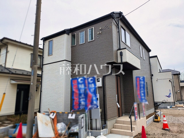 1号棟　外観　【所沢市大字久米】 周辺環境はもちろん、日当たりや設備仕様など、実際に行ってみないと分からないことも多くございます。営業担当がご案内いたしますので、お気軽にお問い合わせください。 