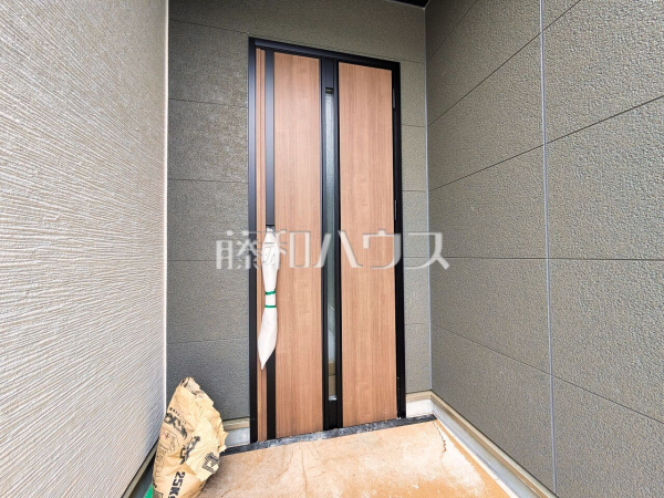 2号棟　玄関　【所沢市大字久米】